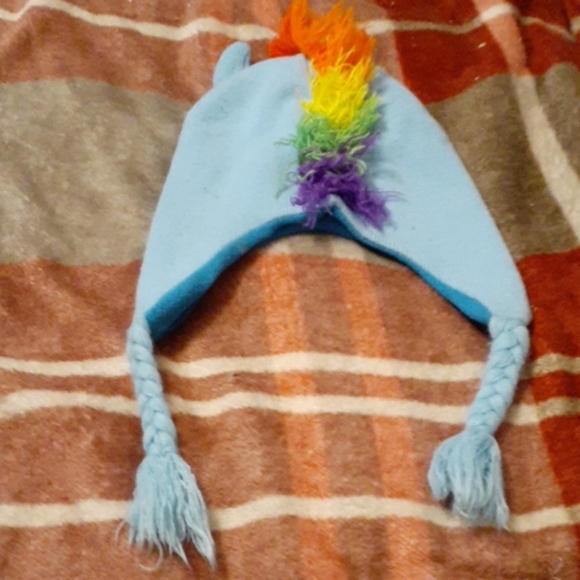 Hat - Picture 3 of 3